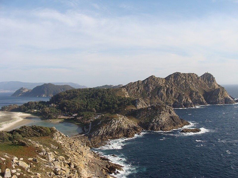 El archipiélago de las Cíes visto desde la isla do Faro